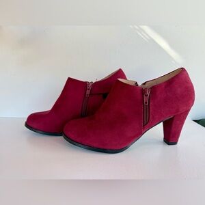 Journee Collection Sanzi Booties - Dark Red Suede, NWT, 6.5